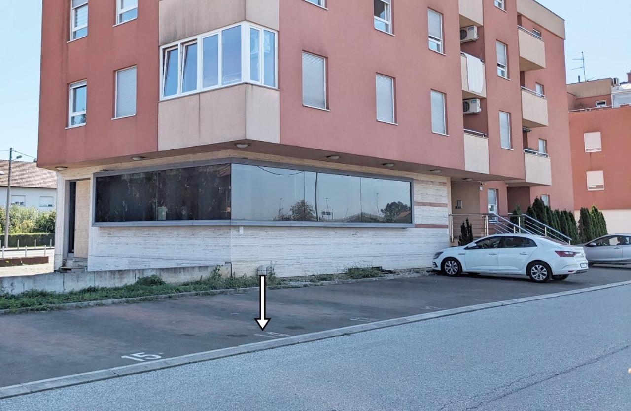 Doma-Lu Apartment-Near Airport And Highway- Free Parking Velika Mlaka Eksteriør bilde