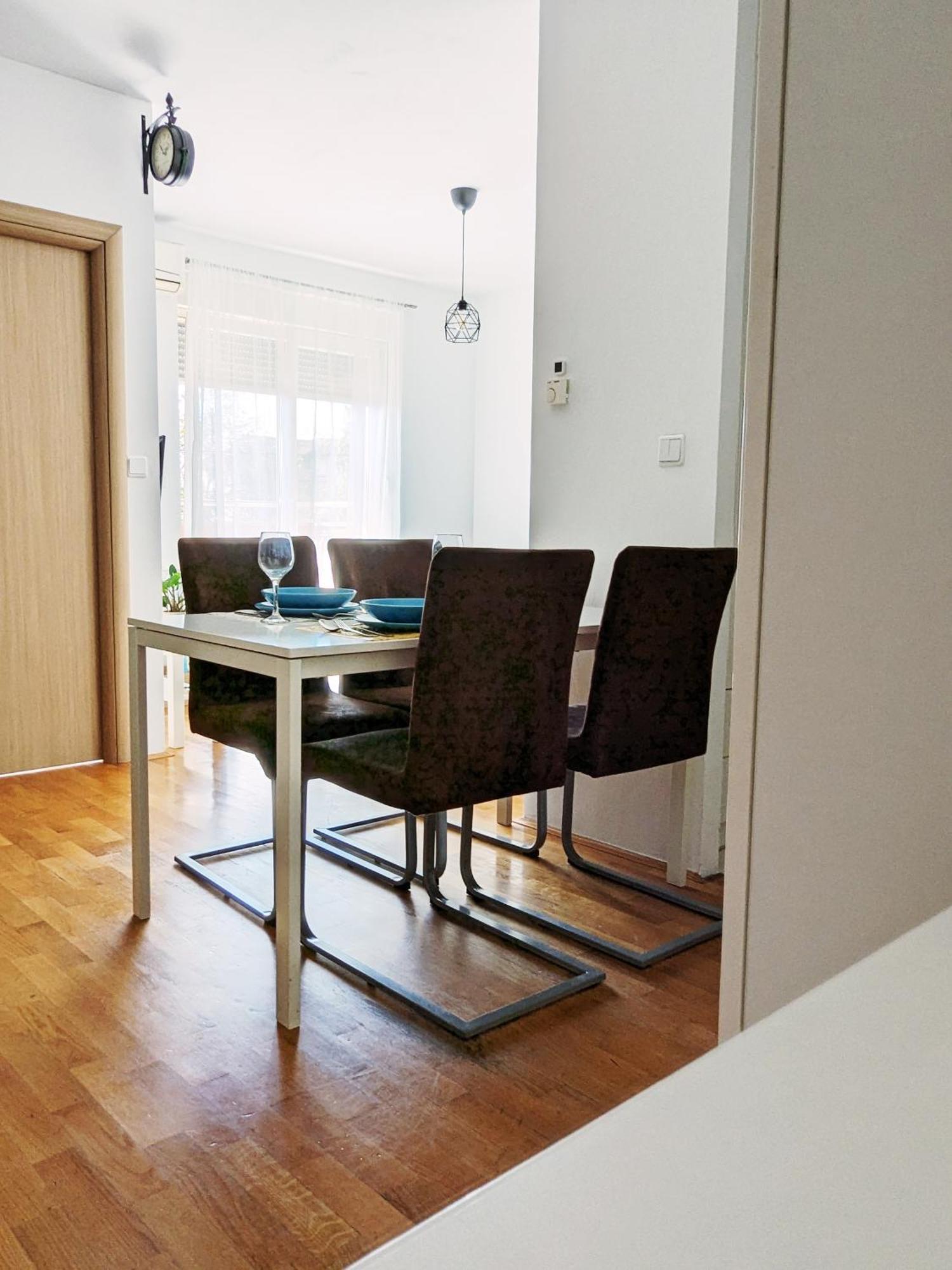 Doma-Lu Apartment-Near Airport And Highway- Free Parking Velika Mlaka Eksteriør bilde